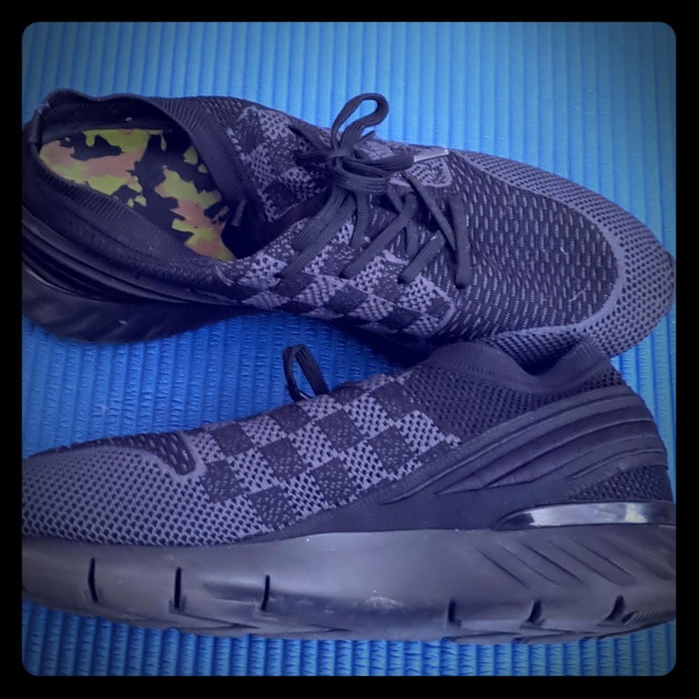 LX Fastlane Sneakers